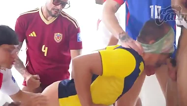 9 Caninos 🍆💦 VS 1 Bottom 🍑