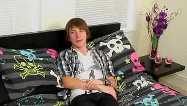 Devon Stevens likes butt plugging while jerking off his big cock