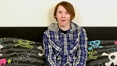 Alluring emo Jack Halliwell jacking his big dick well to jizz out