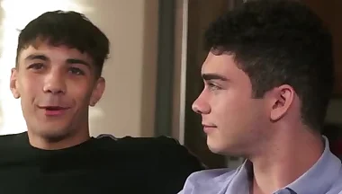 Alex tops Ashtin